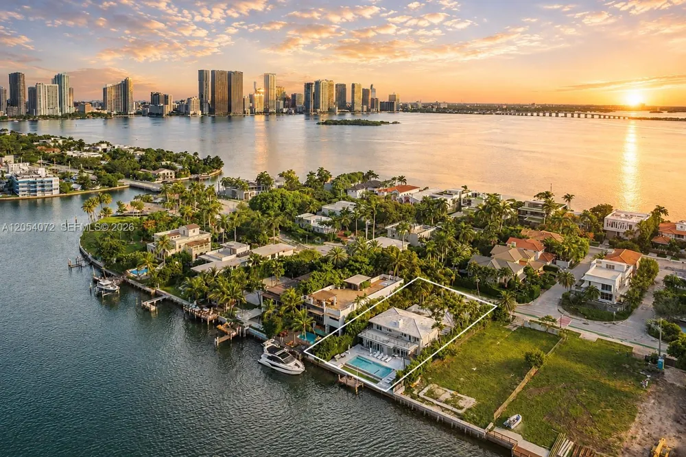 1300 S Venetian Way Miami, FL 33139