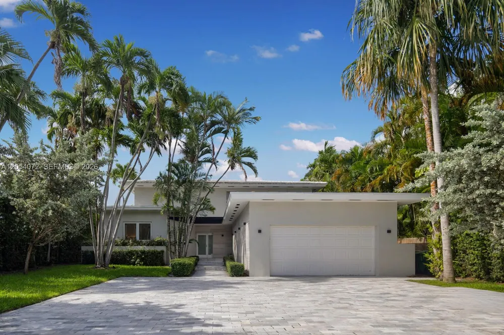 1300 S Venetian Way Miami, FL 33139
