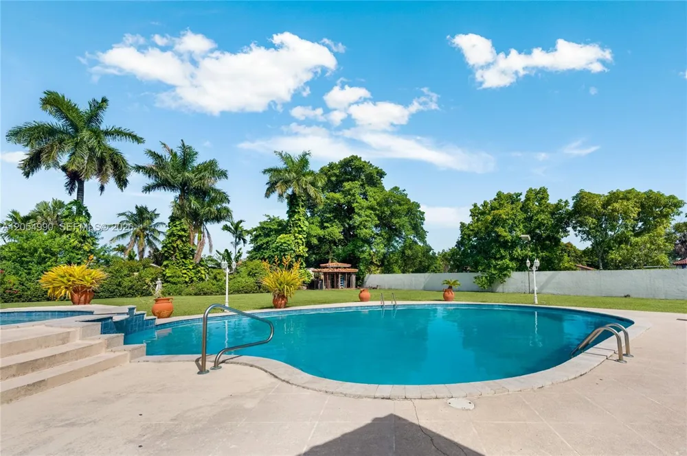 2605 SW 115th Ave Miami, FL 33165