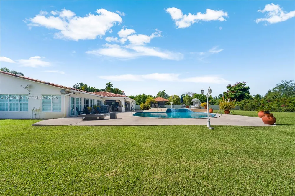2605 SW 115th Ave Miami, FL 33165