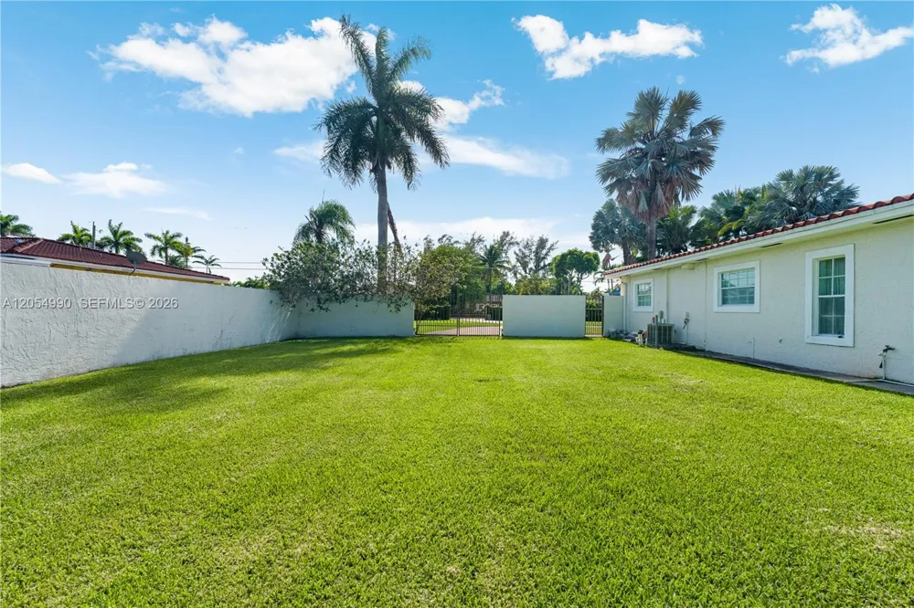 2605 SW 115th Ave Miami, FL 33165