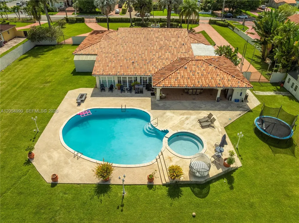 2605 SW 115th Ave Miami, FL 33165