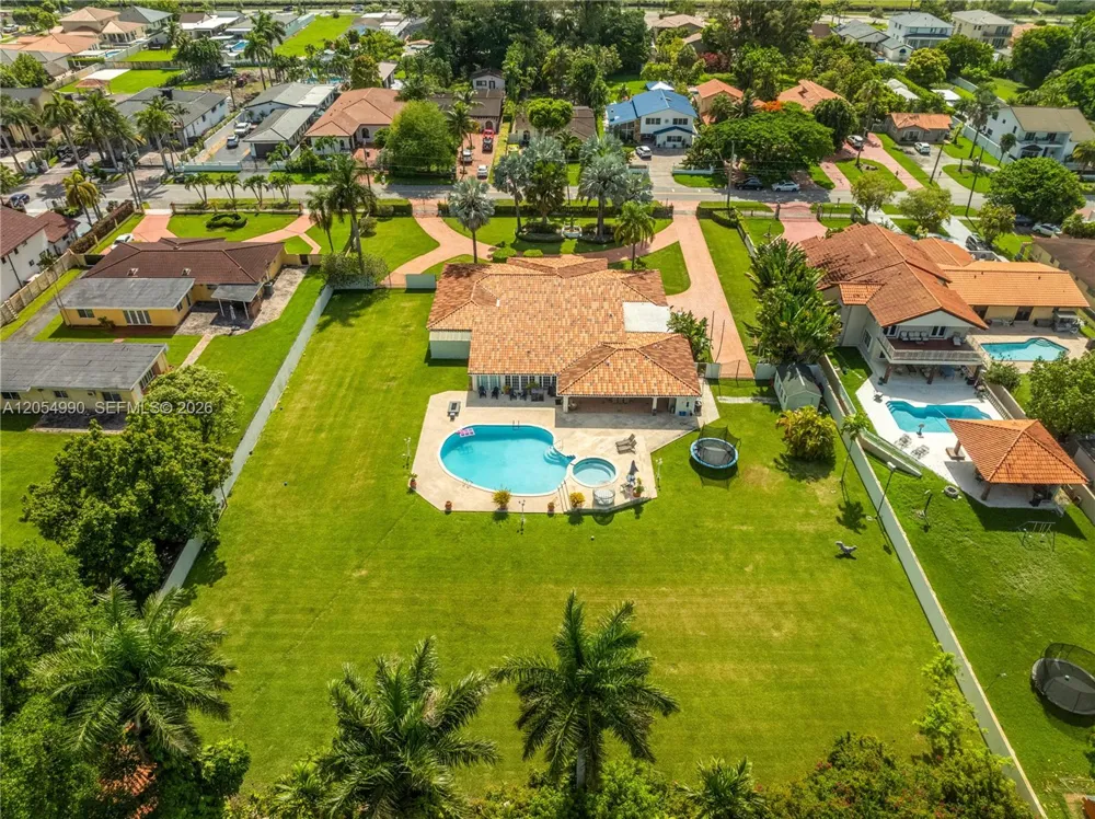 2605 SW 115th Ave Miami, FL 33165
