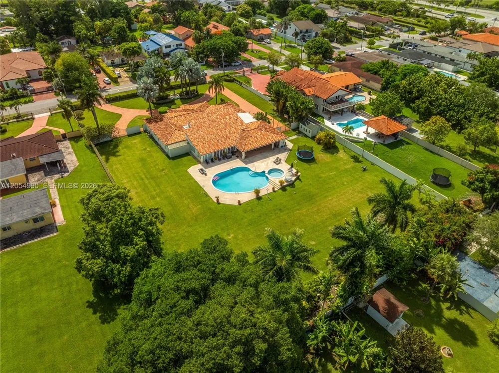 2605 SW 115th Ave Miami, FL 33165