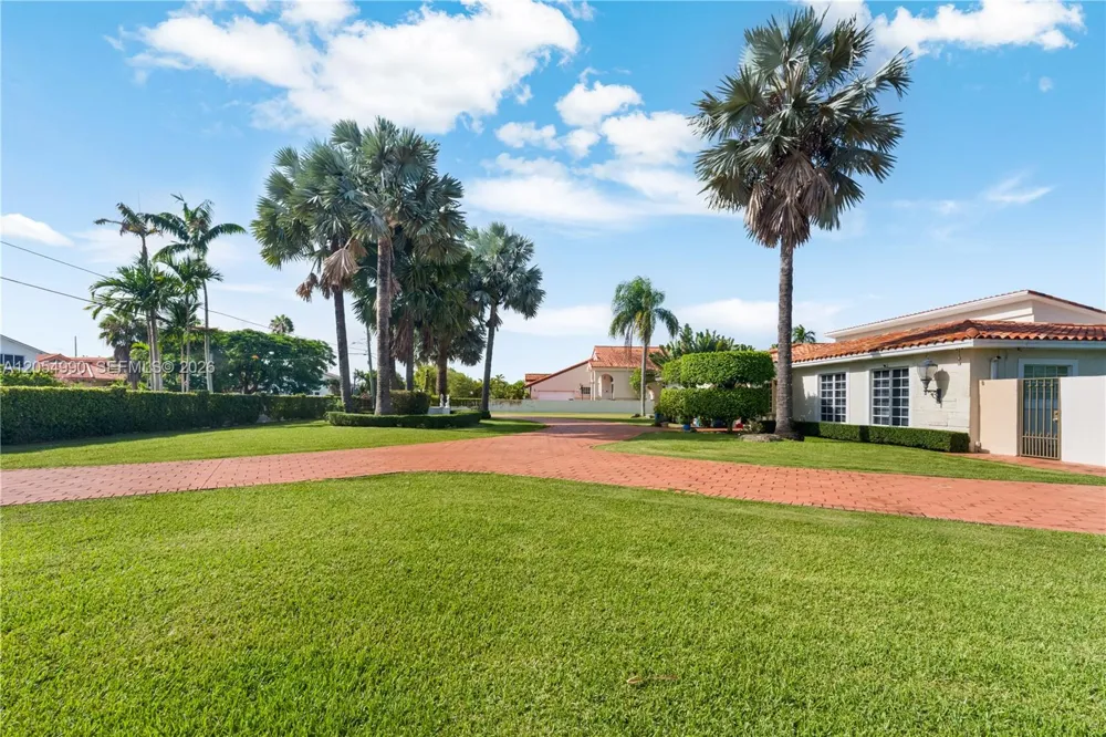 2605 SW 115th Ave Miami, FL 33165