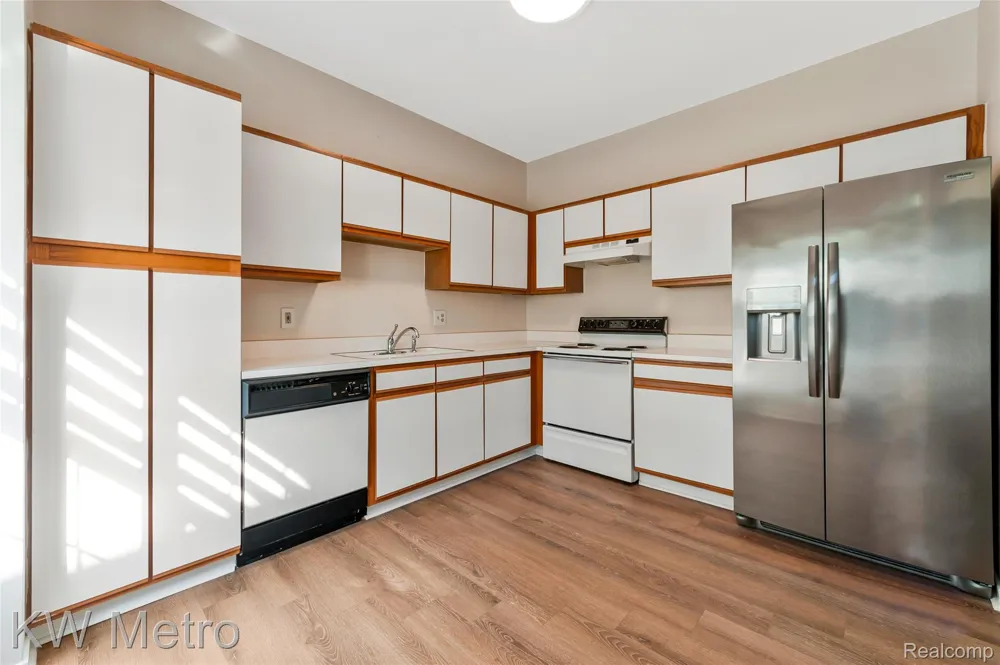 41874 Cantebury Drive Novi City, MI 48377
