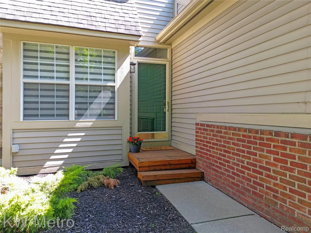 41874 Cantebury Drive Novi City, MI 48377
