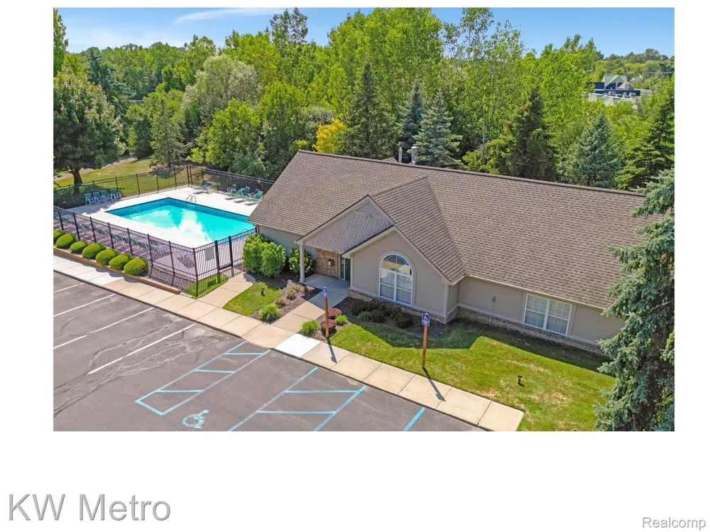41874 Cantebury Drive Novi City, MI 48377