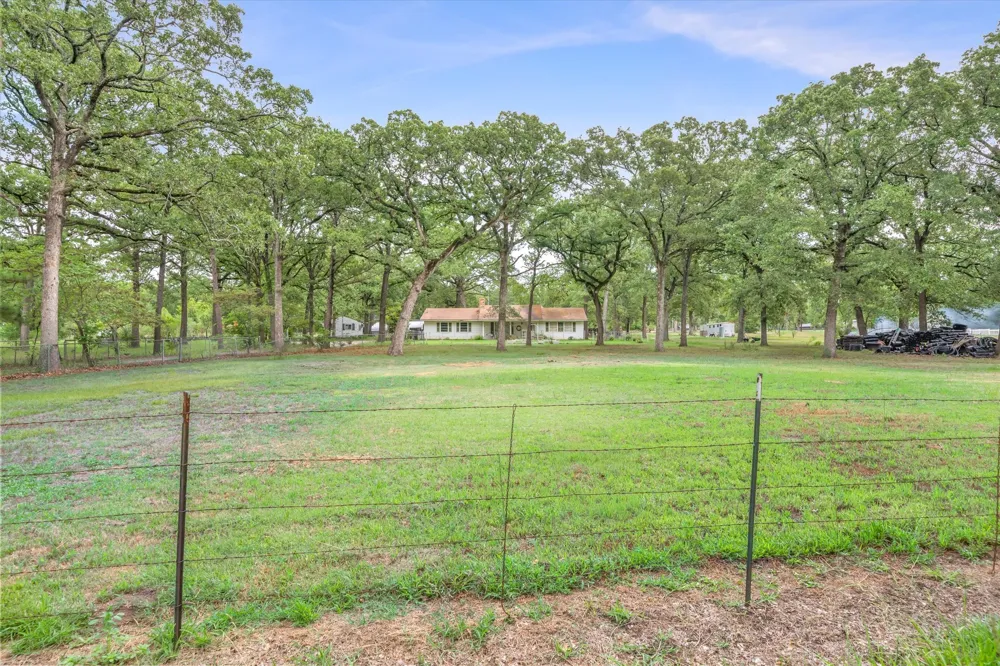 1709 Vz County Road 2502 Canton, TX 75103