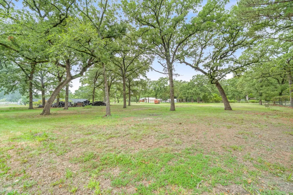 1709 Vz County Road 2502 Canton, TX 75103