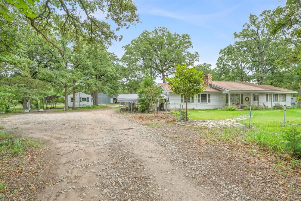 1709 Vz County Road 2502 Canton, TX 75103