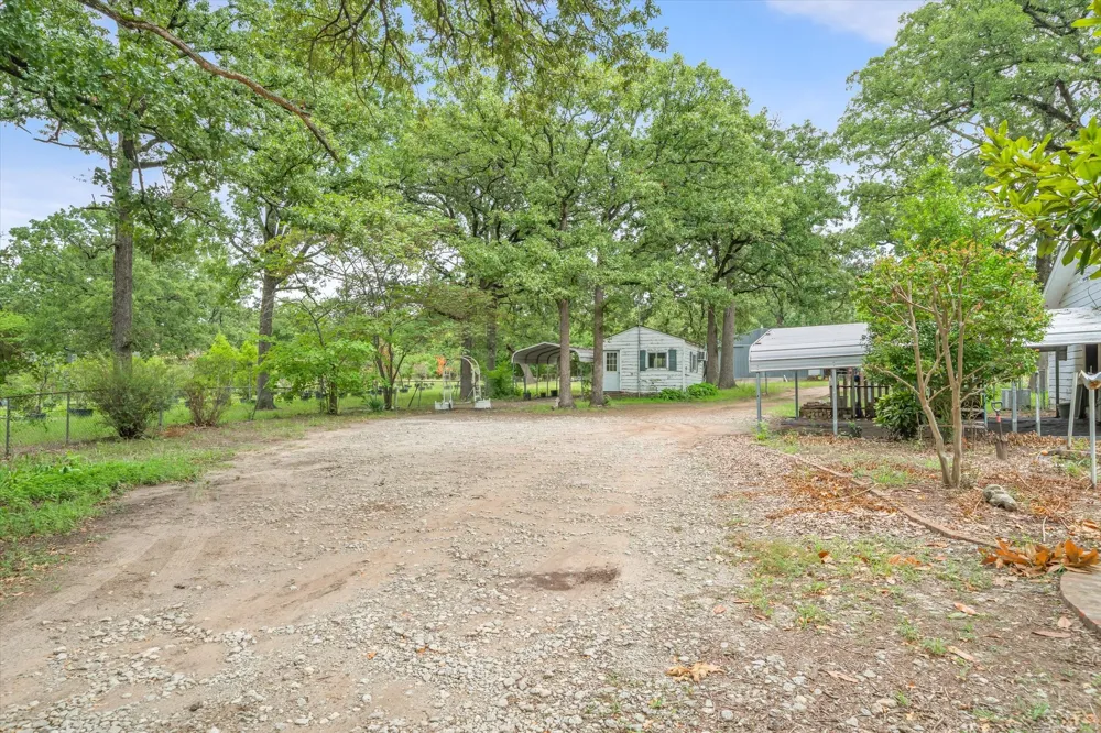 1709 Vz County Road 2502 Canton, TX 75103