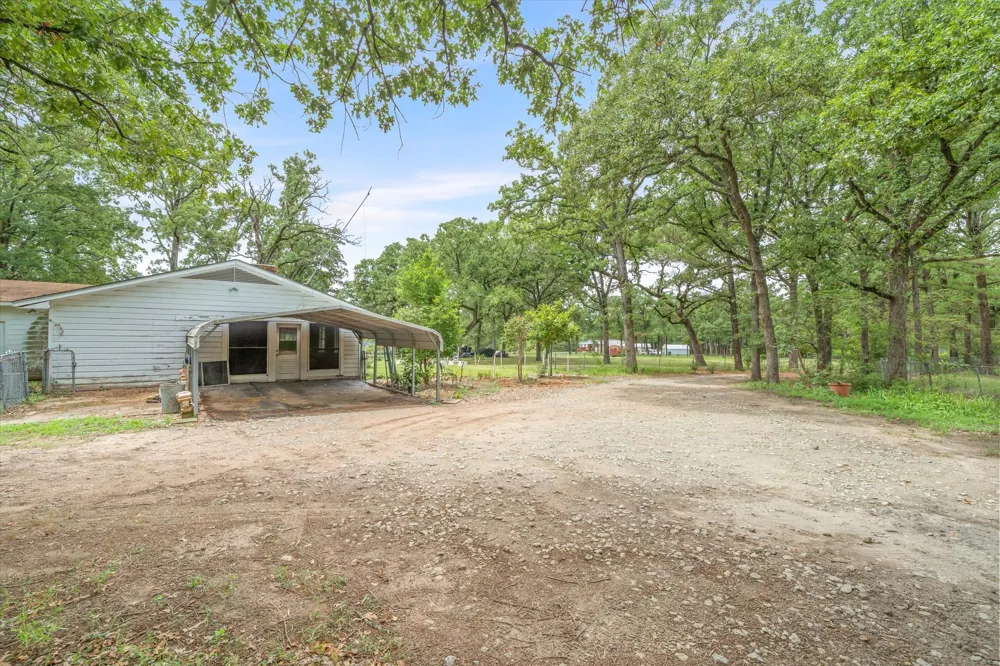 1709 Vz County Road 2502 Canton, TX 75103