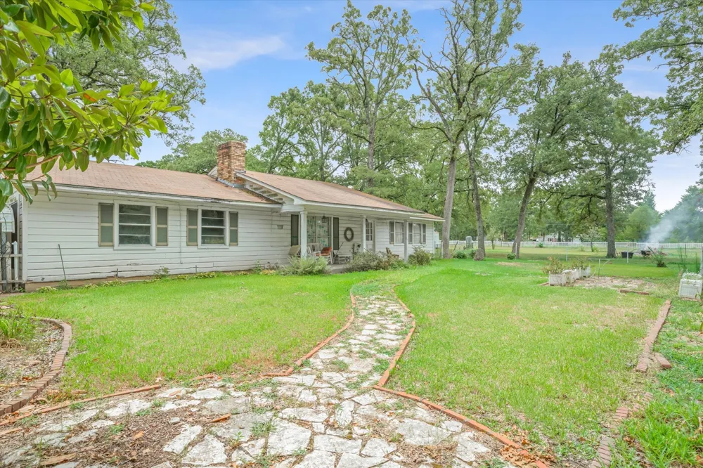 1709 Vz County Road 2502 Canton, TX 75103