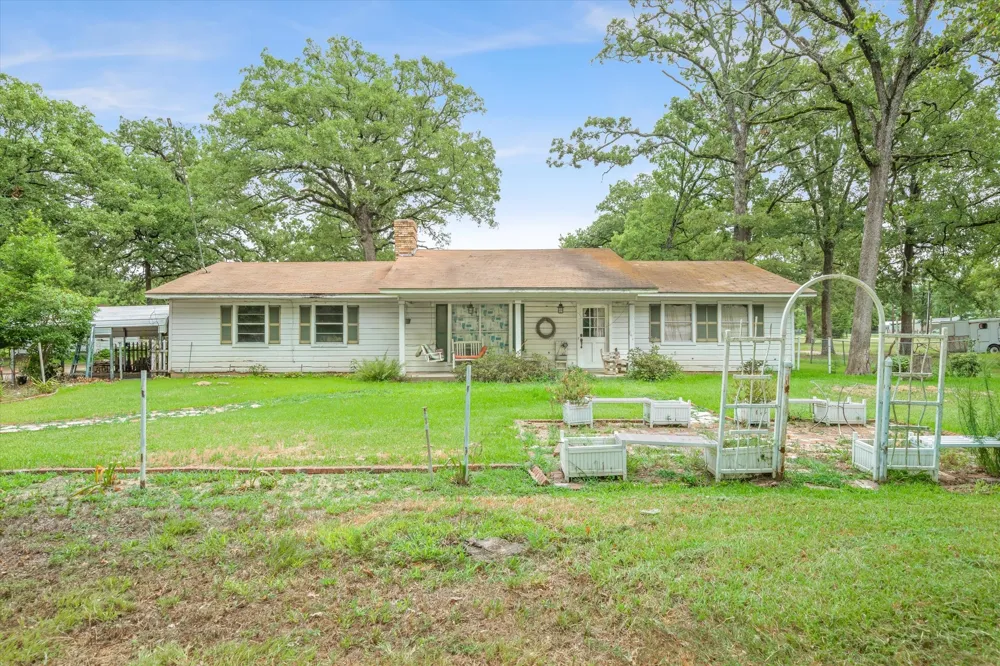 1709 Vz County Road 2502 Canton, TX 75103