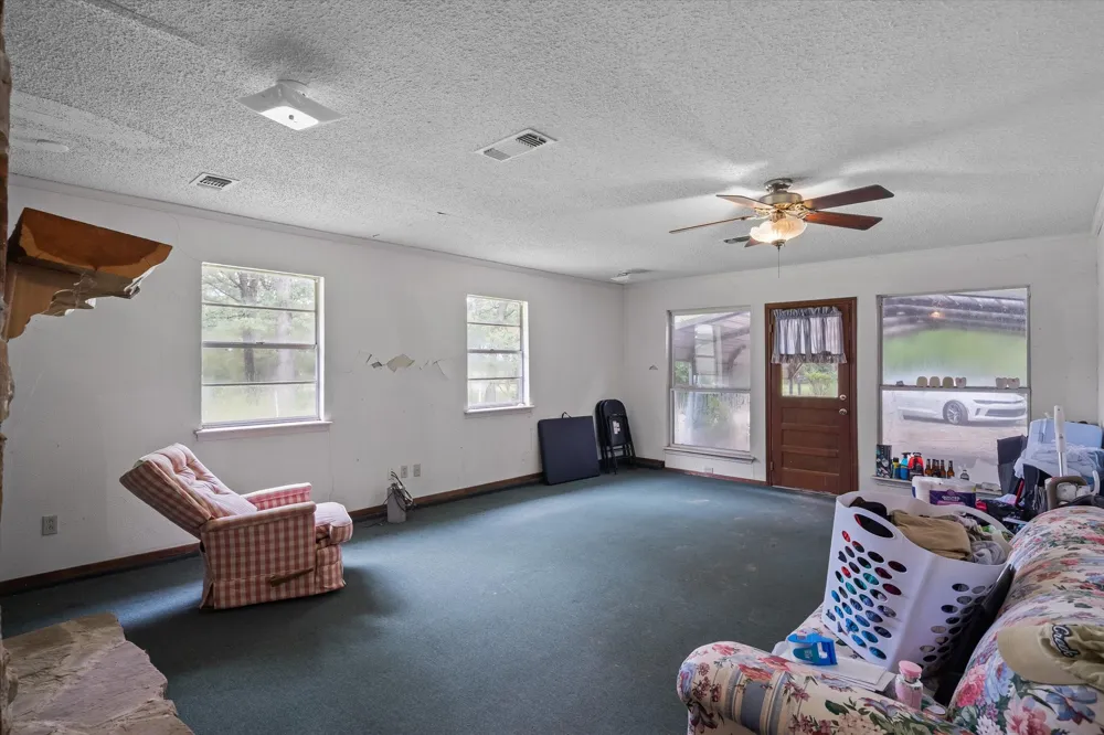 1709 Vz County Road 2502 Canton, TX 75103