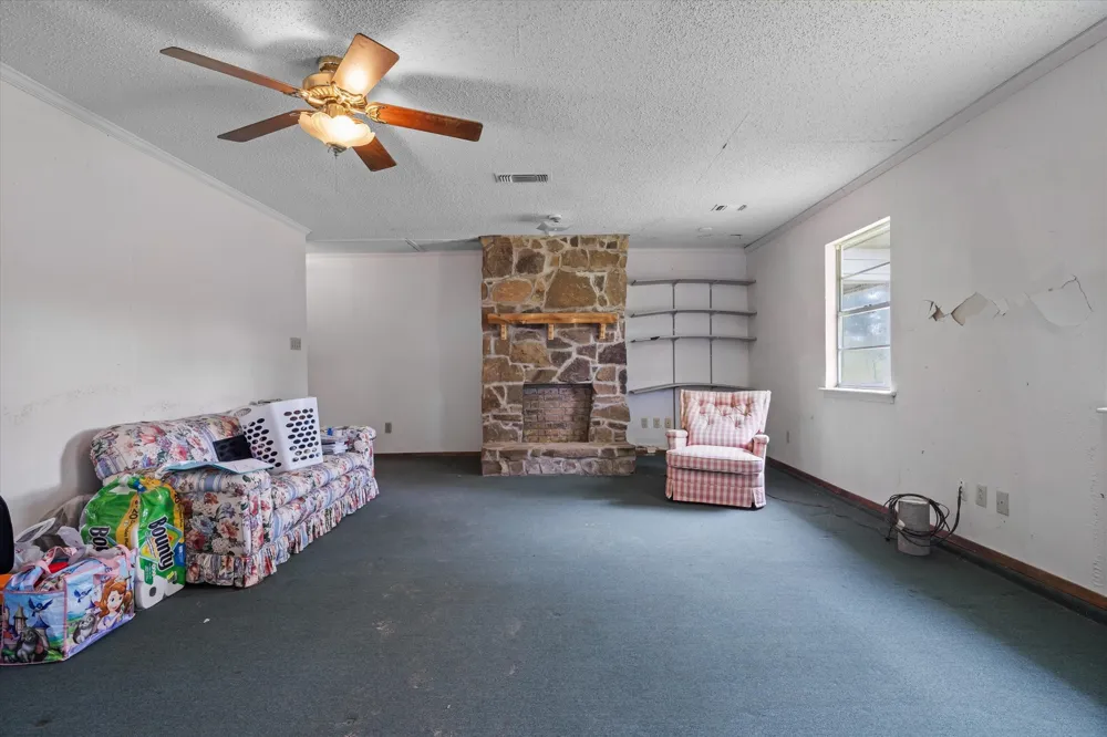 1709 Vz County Road 2502 Canton, TX 75103