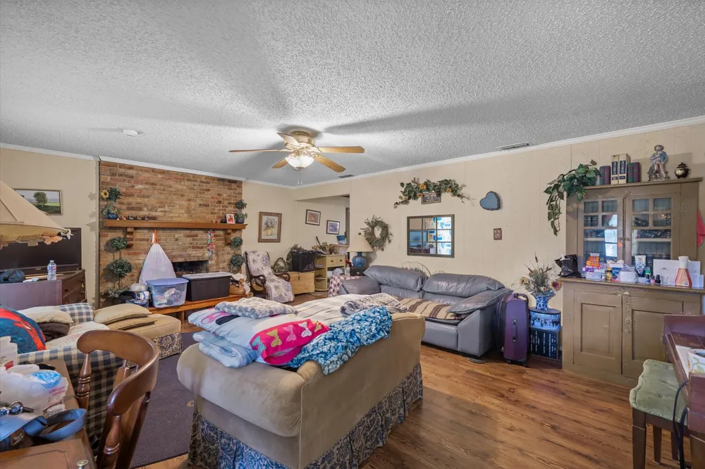 1709 Vz County Road 2502 Canton, TX 75103