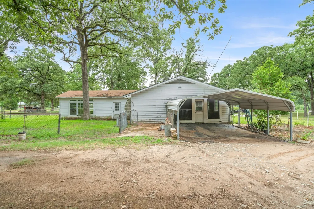 1709 Vz County Road 2502 Canton, TX 75103