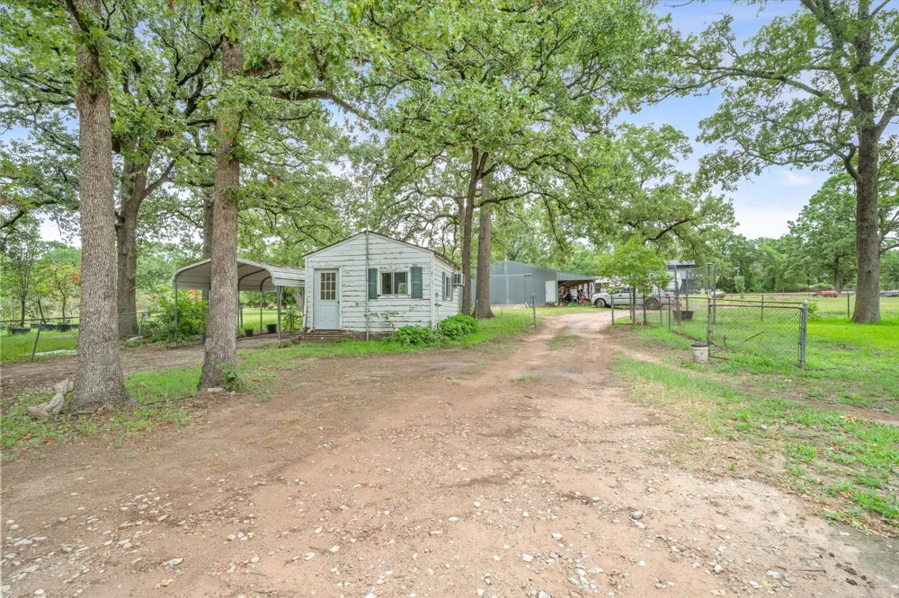 1709 Vz County Road 2502 Canton, TX 75103