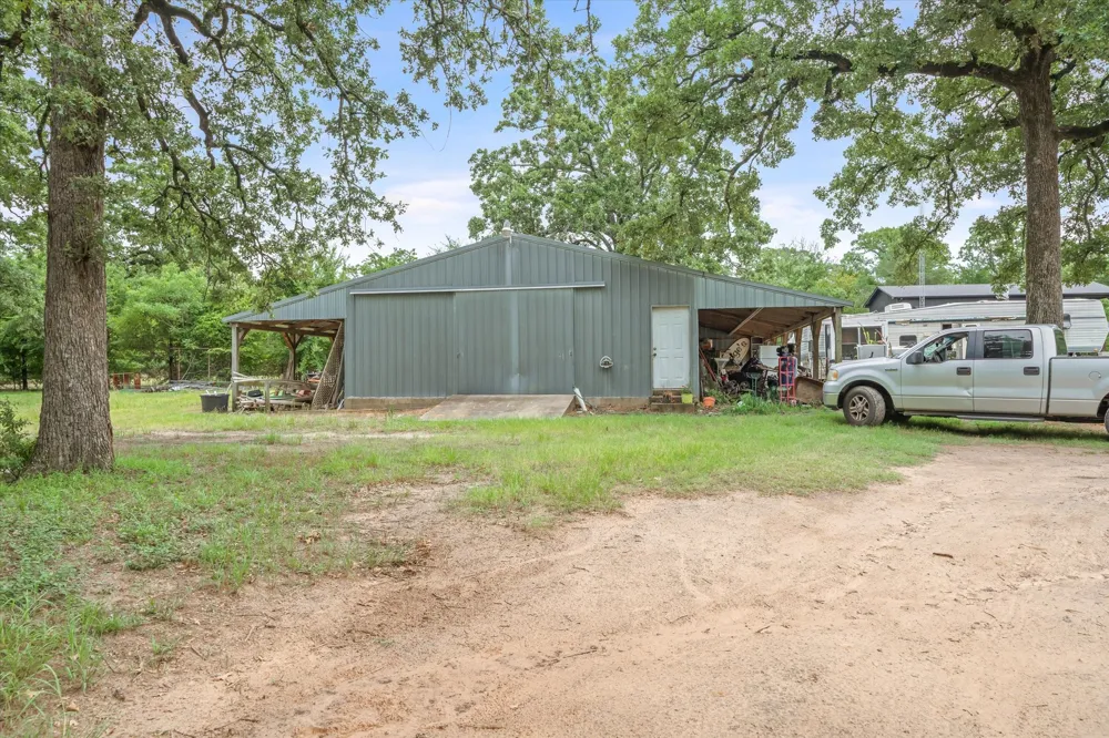 1709 Vz County Road 2502 Canton, TX 75103