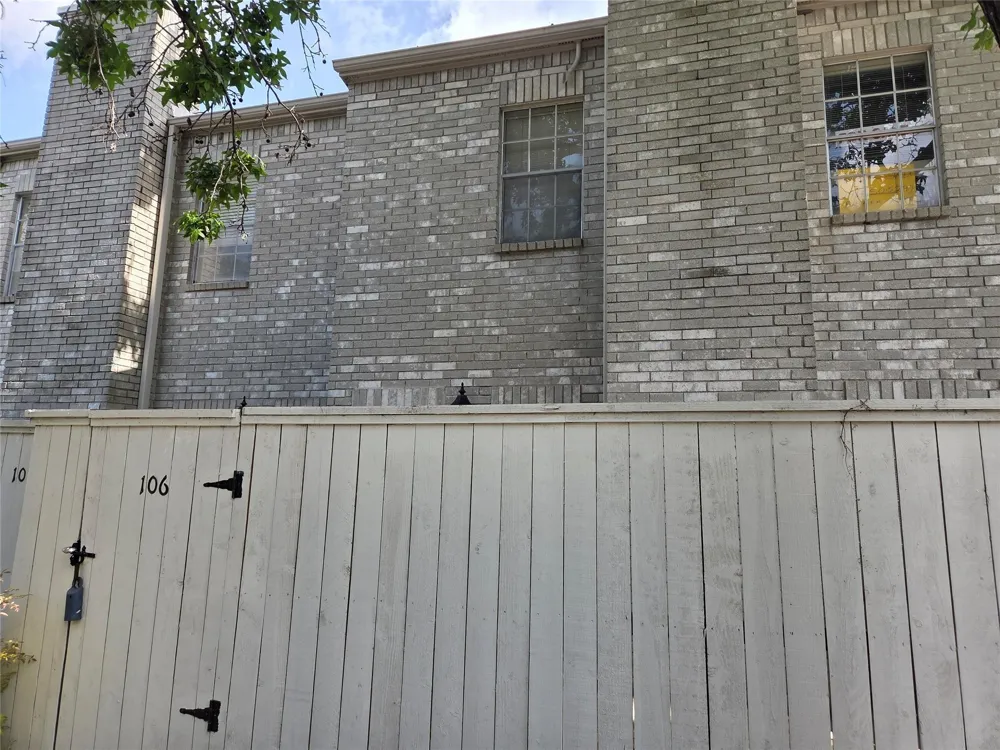 3780 Tanglewilde Street #106 Houston, TX 77063