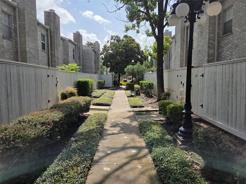 3780 Tanglewilde Street #106 Houston, TX 77063