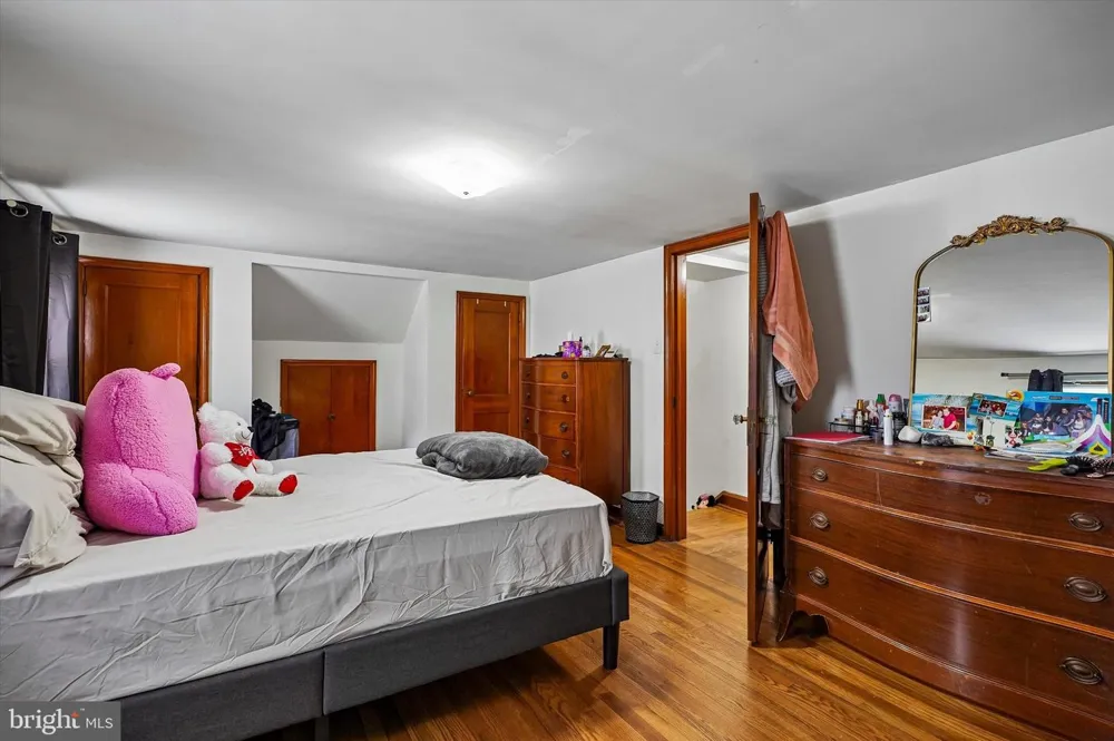 1210 E MATSONFORD ROAD Conshohocken, PA 19428