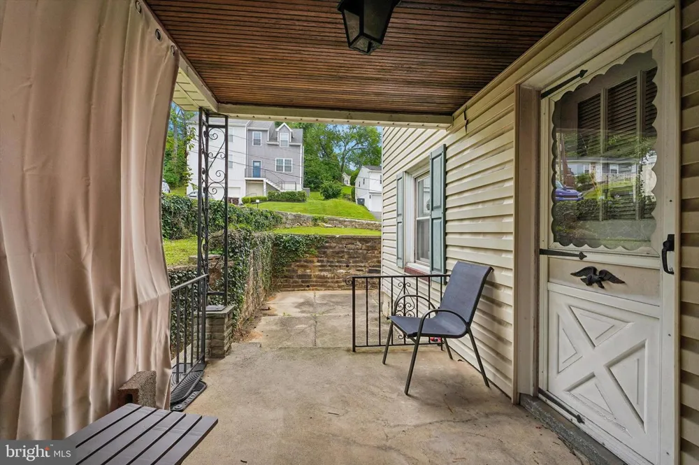 1210 E MATSONFORD ROAD Conshohocken, PA 19428