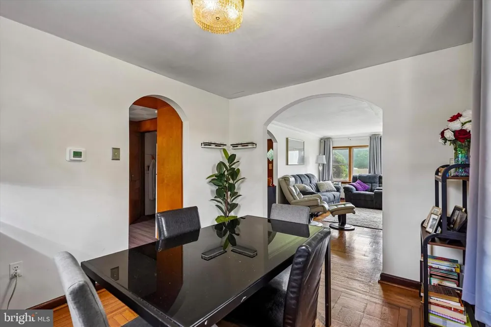 1210 E MATSONFORD ROAD Conshohocken, PA 19428