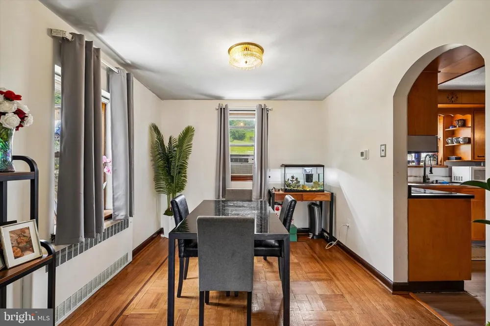 1210 E MATSONFORD ROAD Conshohocken, PA 19428