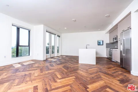 1250 Fairfax Avenue #215