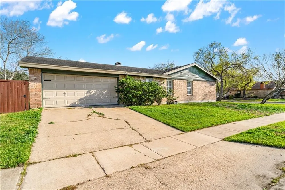 5901 Shadow Wood Drive Corpus Christi, TX 78415