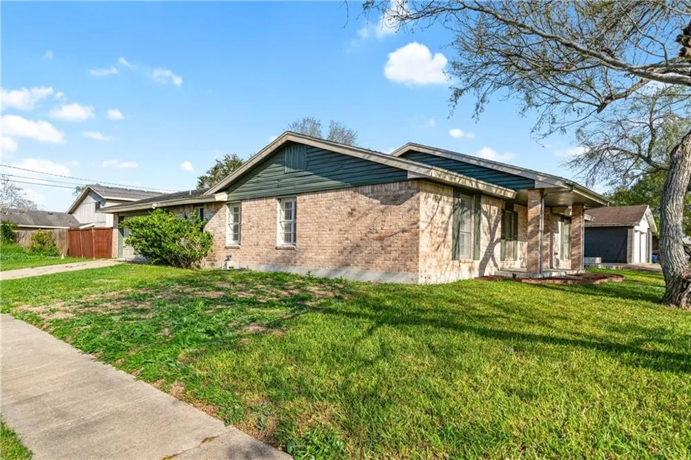 5901 Shadow Wood Drive Corpus Christi, TX 78415