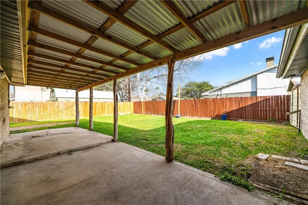 5901 Shadow Wood Drive Corpus Christi, TX 78415