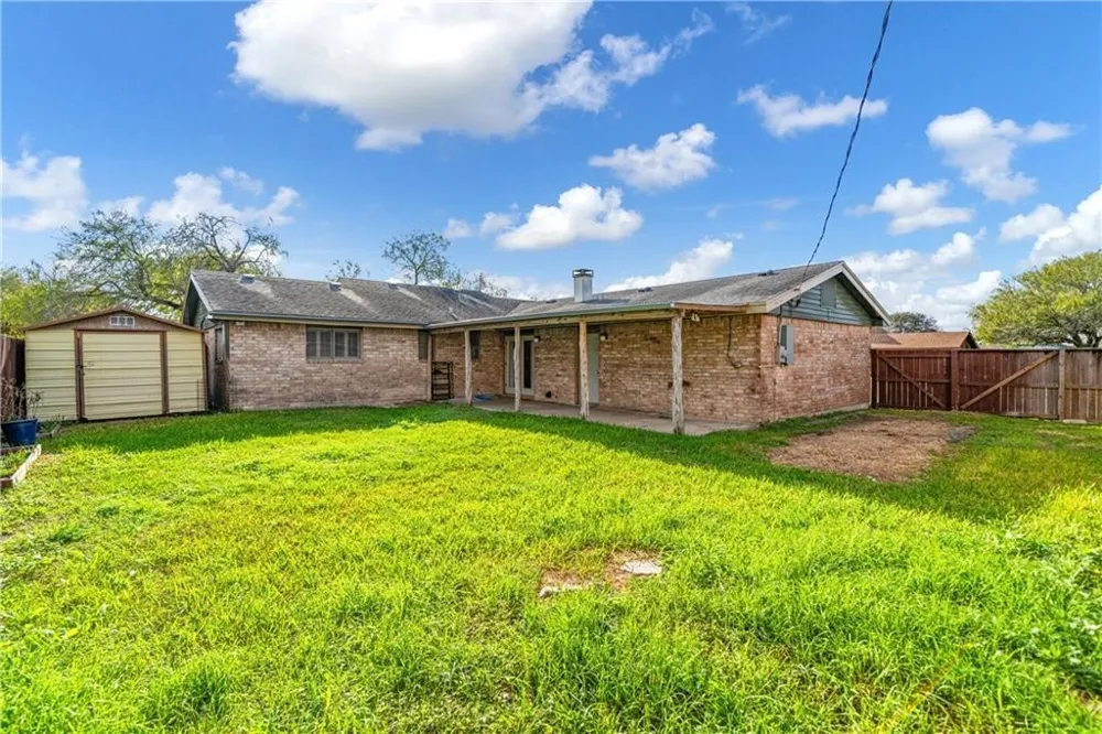 5901 Shadow Wood Drive Corpus Christi, TX 78415