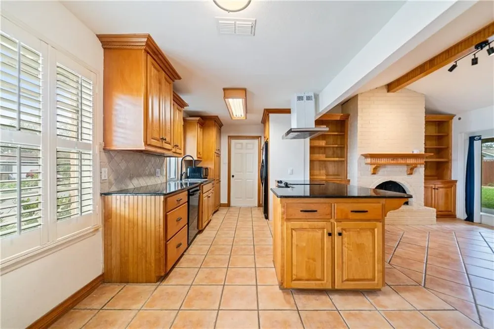 5901 Shadow Wood Drive Corpus Christi, TX 78415