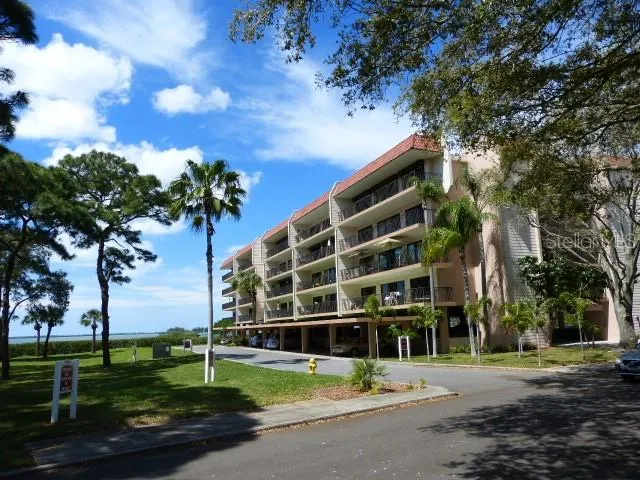 2700 BAYSHORE BOULEVARD #11307 Dunedin, FL 34698