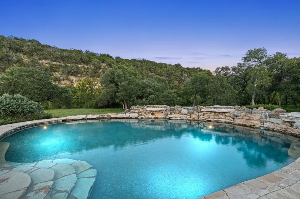 4605 Wild Cow Cove Spicewood, TX 78669