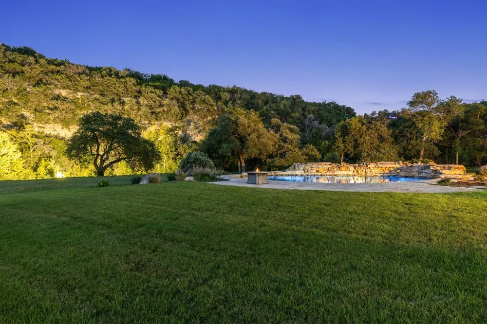 4605 Wild Cow Cove Spicewood, TX 78669