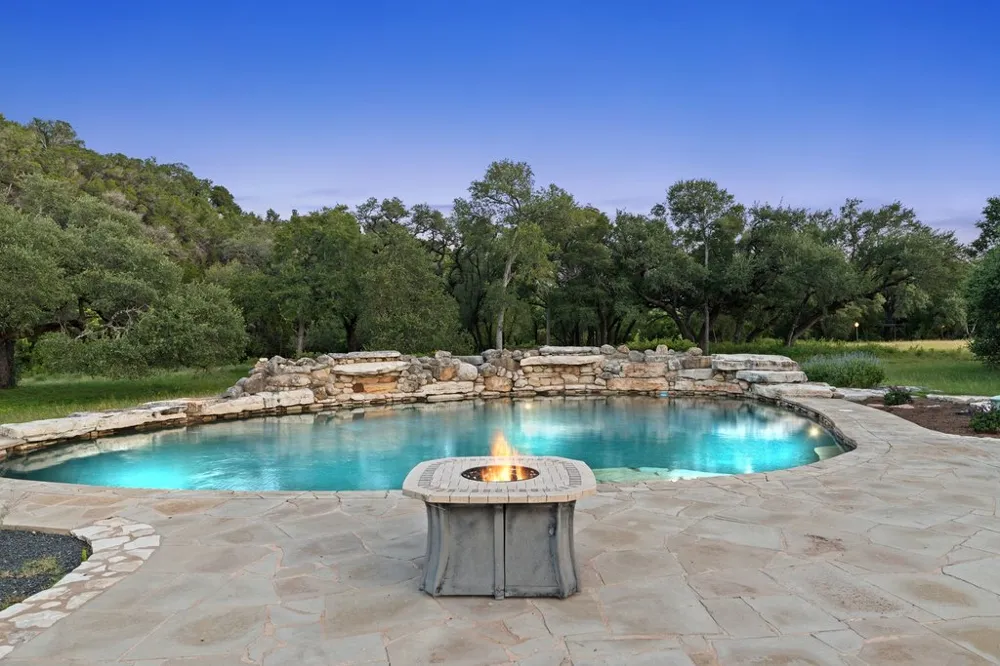 4605 Wild Cow Cove Spicewood, TX 78669