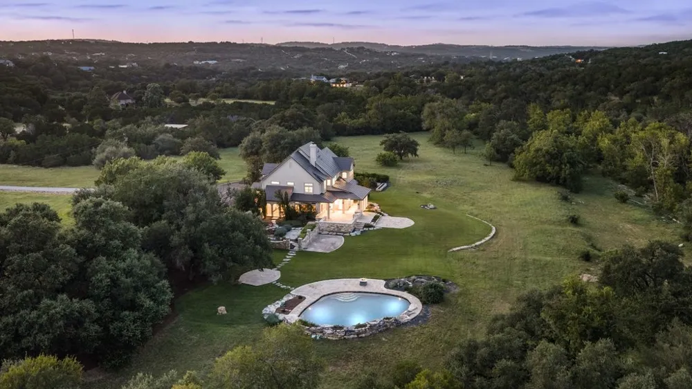 4605 Wild Cow Cove Spicewood, TX 78669