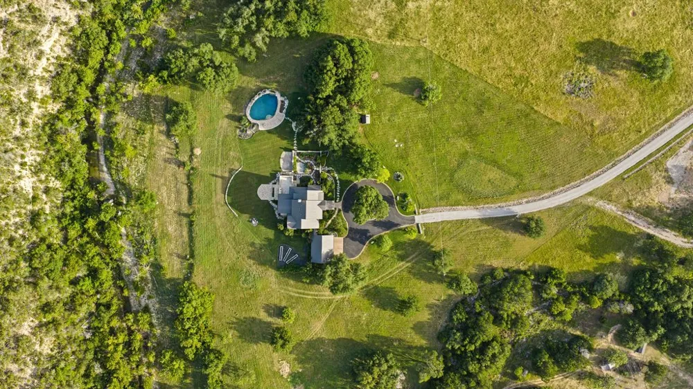 4605 Wild Cow Cove Spicewood, TX 78669