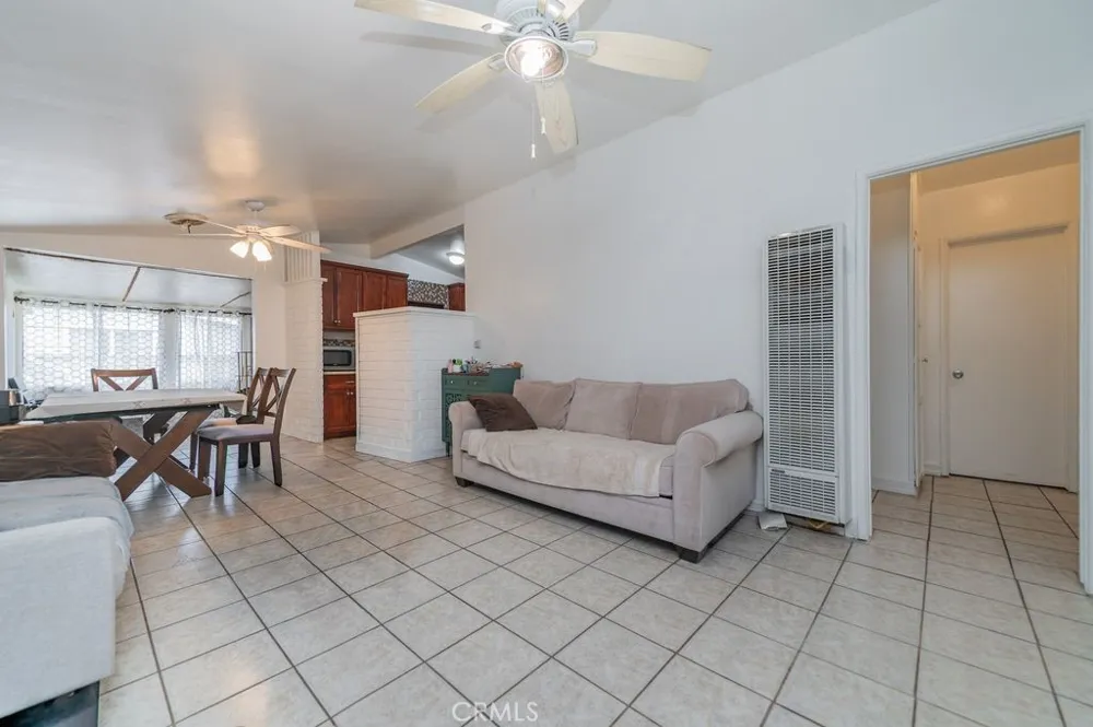 443 Begonia Ontario, CA 91762