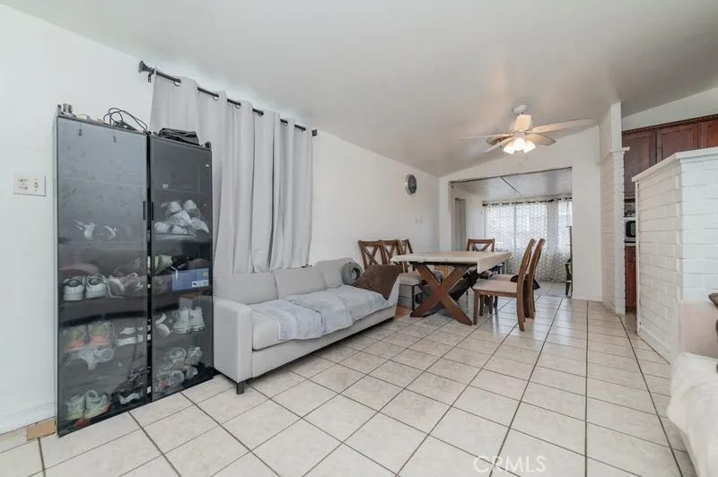 443 Begonia Ontario, CA 91762