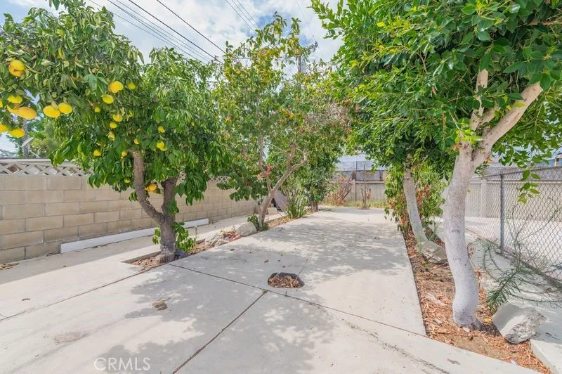 443 Begonia Ontario, CA 91762