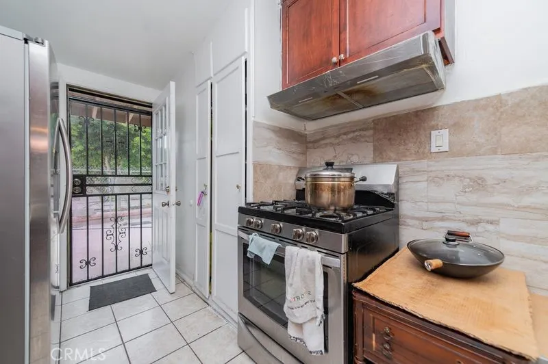 443 Begonia Ontario, CA 91762
