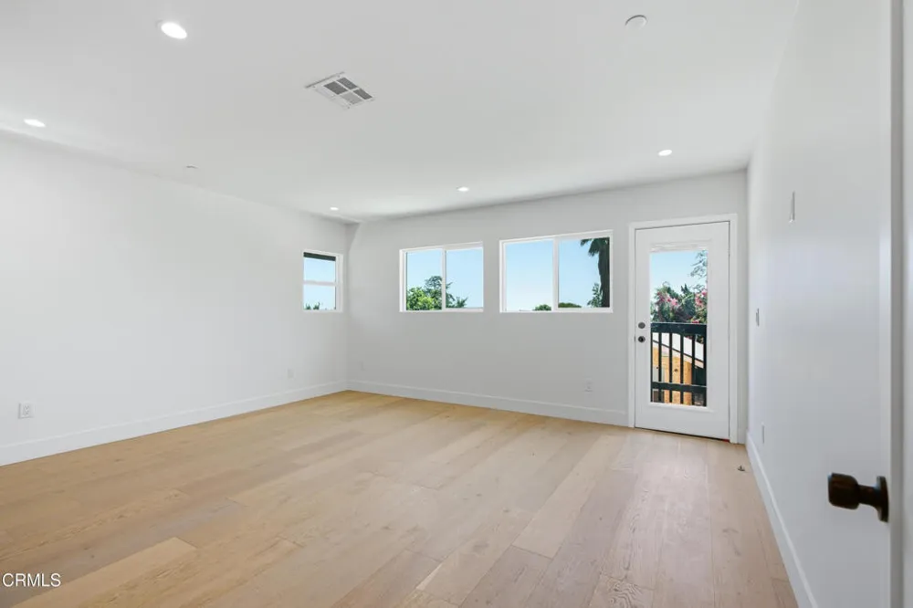 108 E Grandview Avenue Sierra Madre, CA 91024