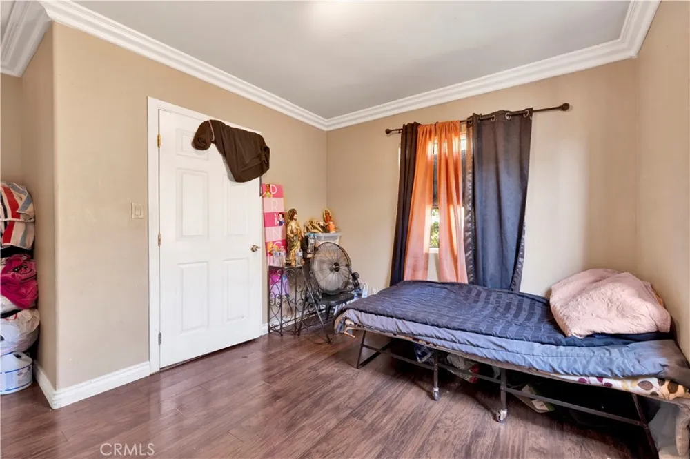 13286 Terra Bella Street Pacoima, CA 91331