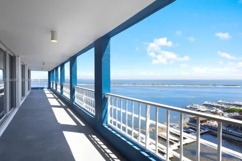 1627 Brickell Ave #2407